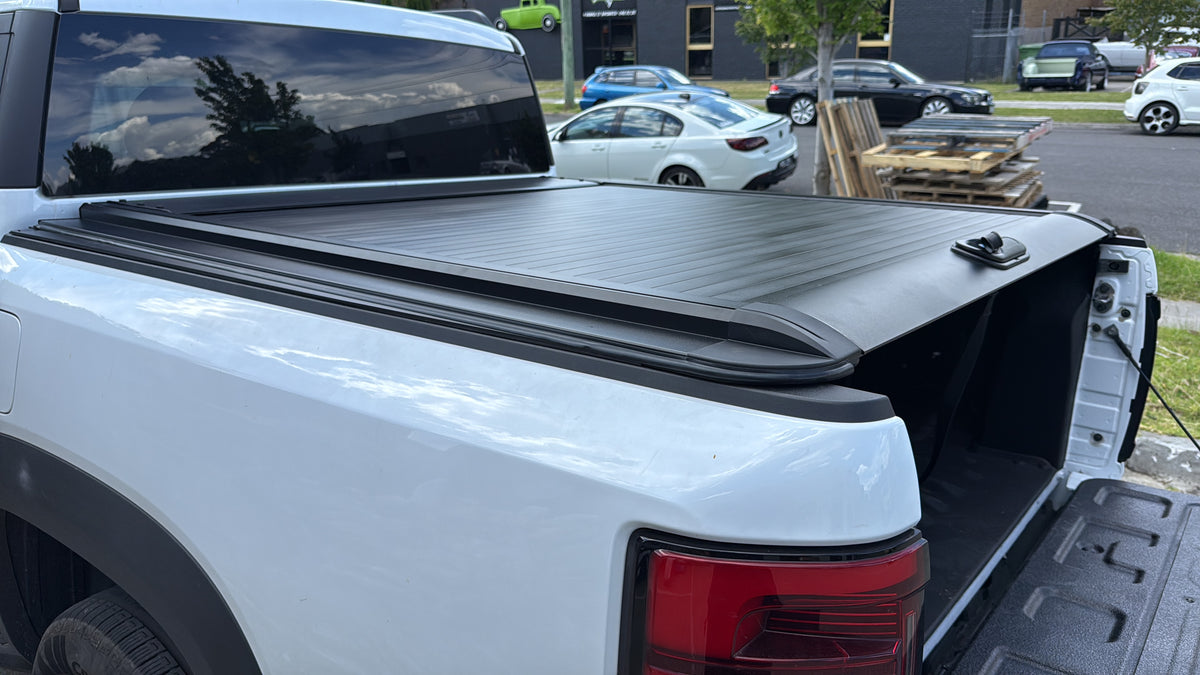 BYD Shark 6 2025 + Retractable Tonneau Roll Cover Manual Roller Shutter