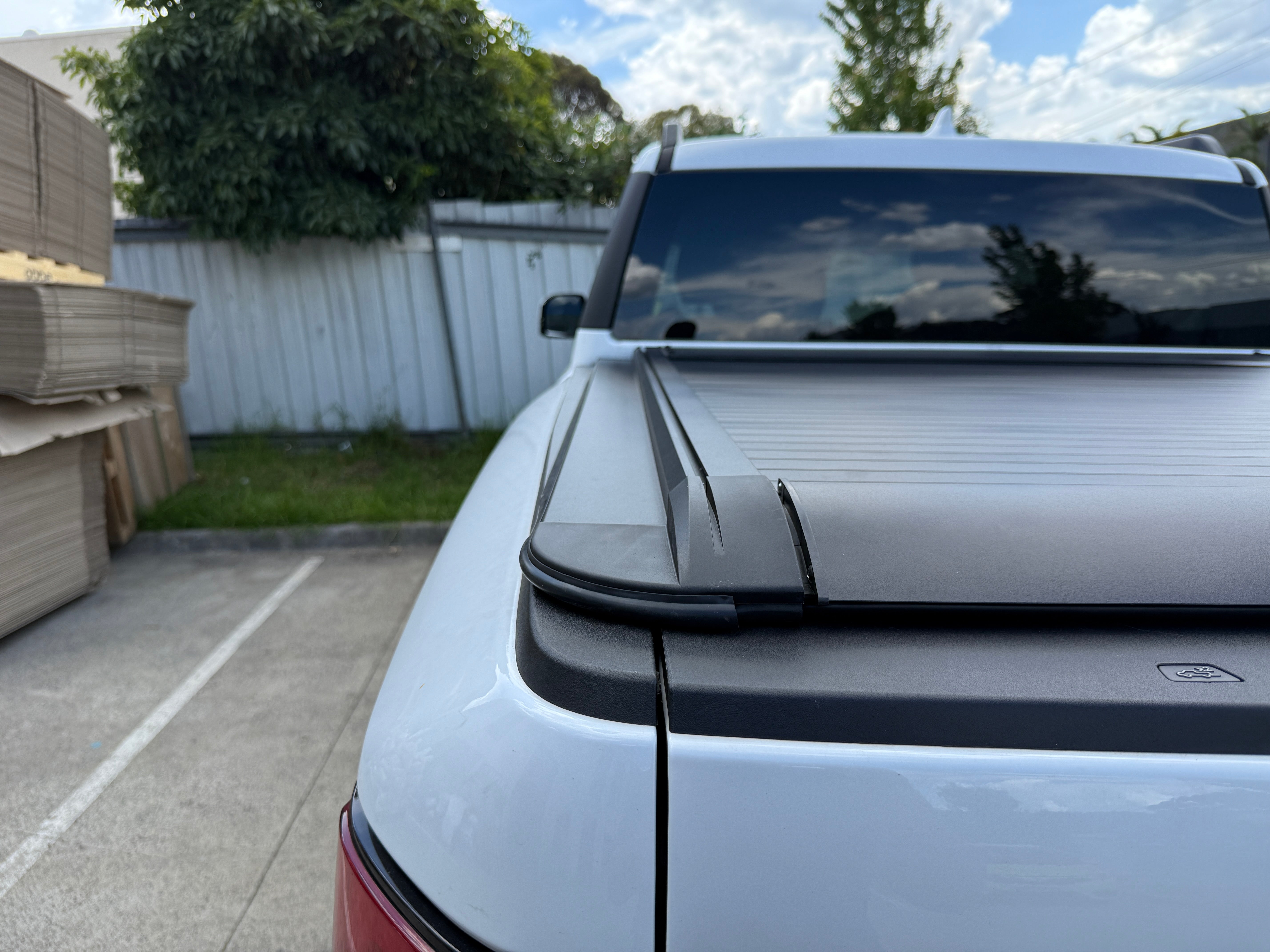 BYD Shark 6 2025 + Retractable Tonneau Roll Cover Manual Roller Shutter