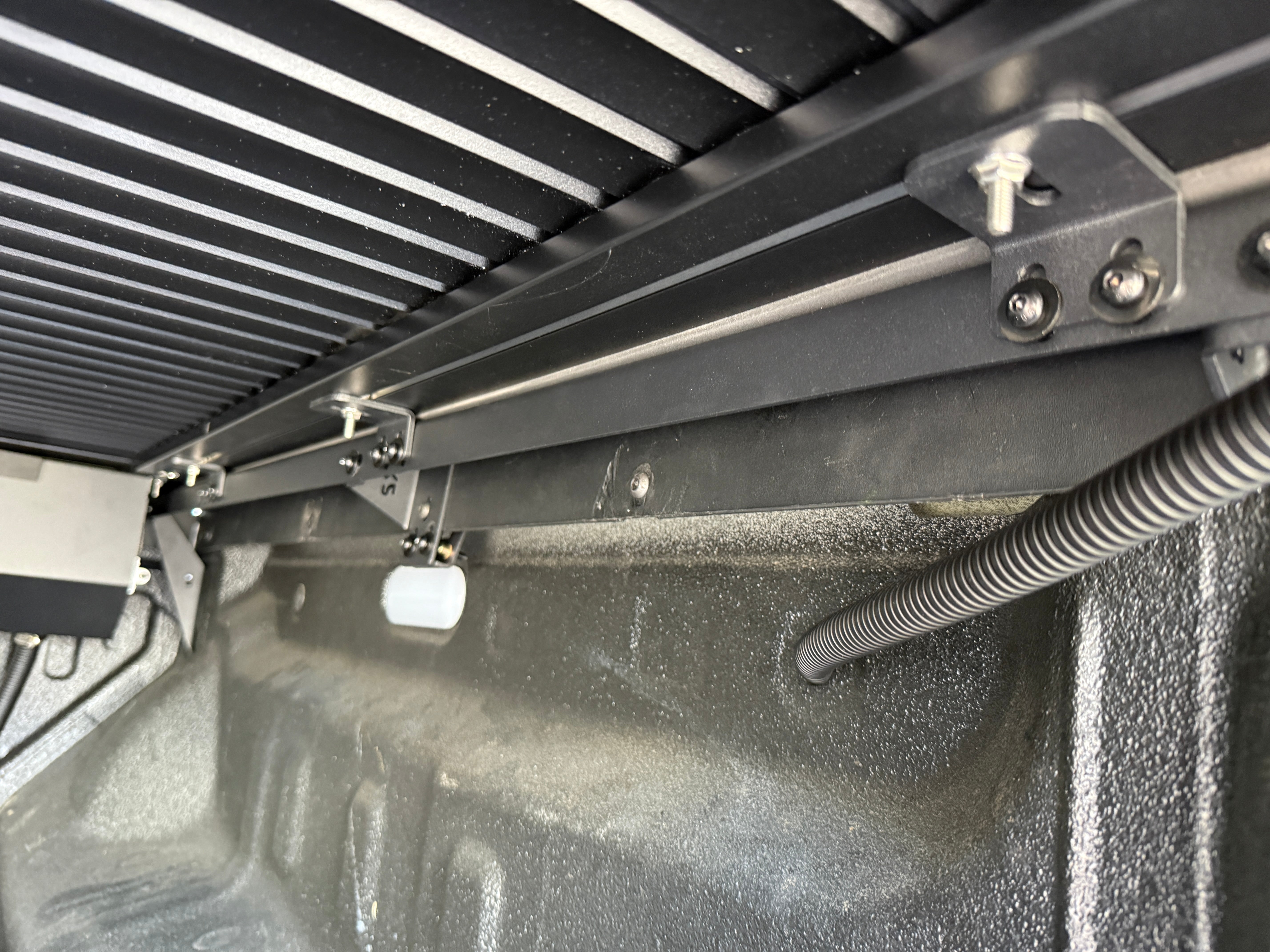 BYD Shark 6 2025 + Retractable Tonneau Roll Cover Manual Roller Shutter