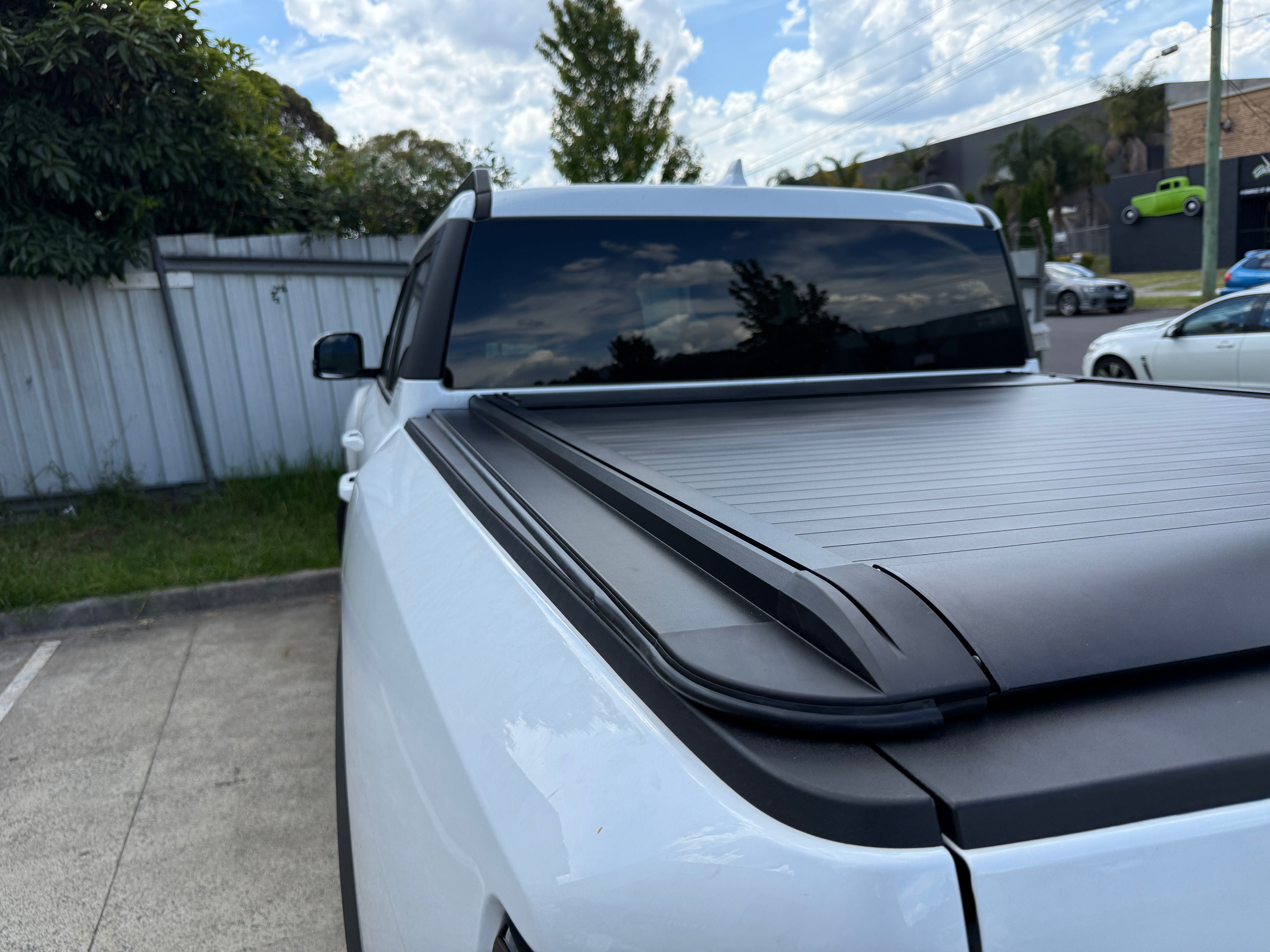 BYD Shark 6 2025 + Retractable Tonneau Roll Cover Manual Roller Shutter