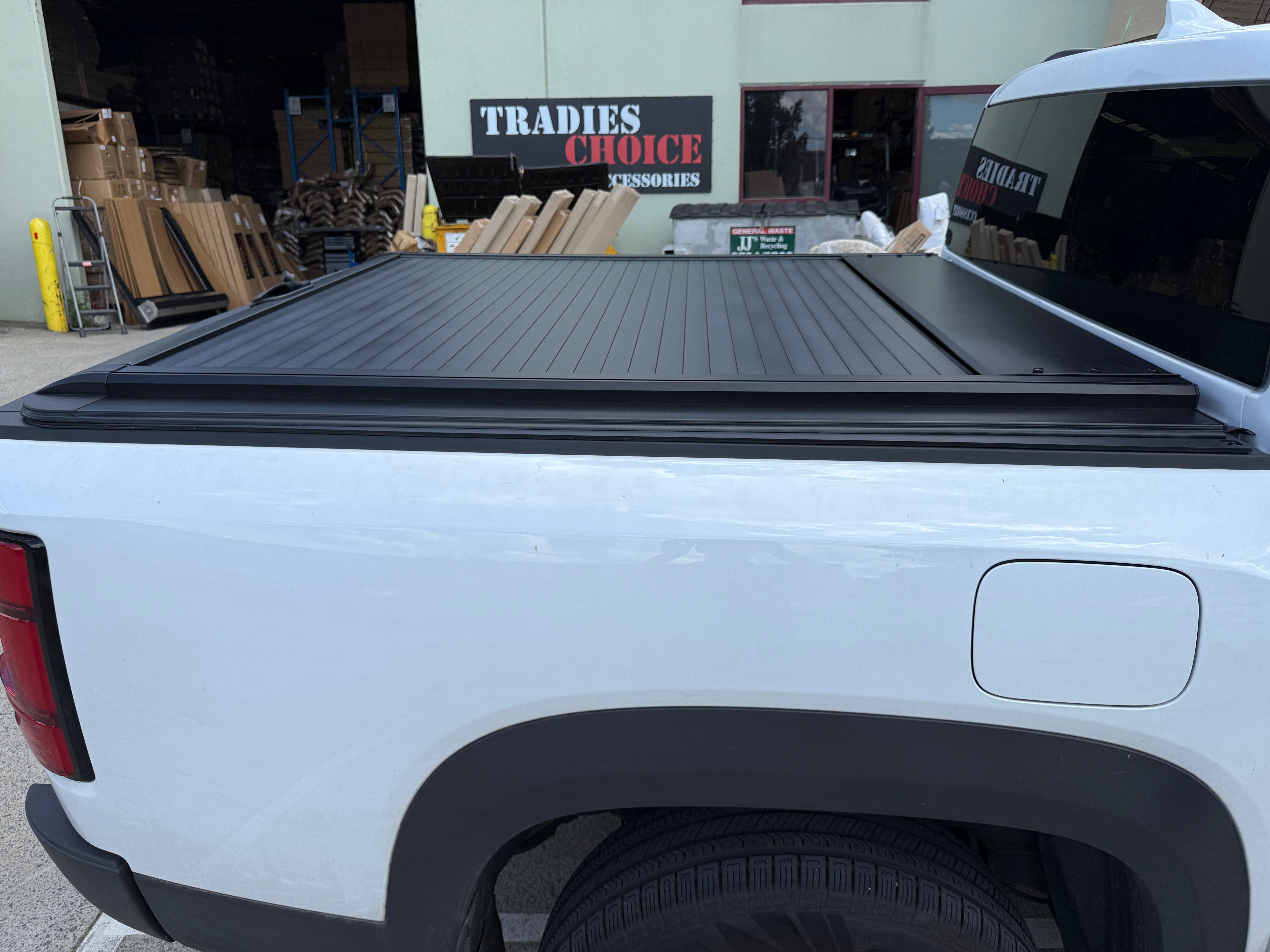 BYD Shark 6 2025 + Retractable Tonneau Roll Cover Manual Roller Shutter