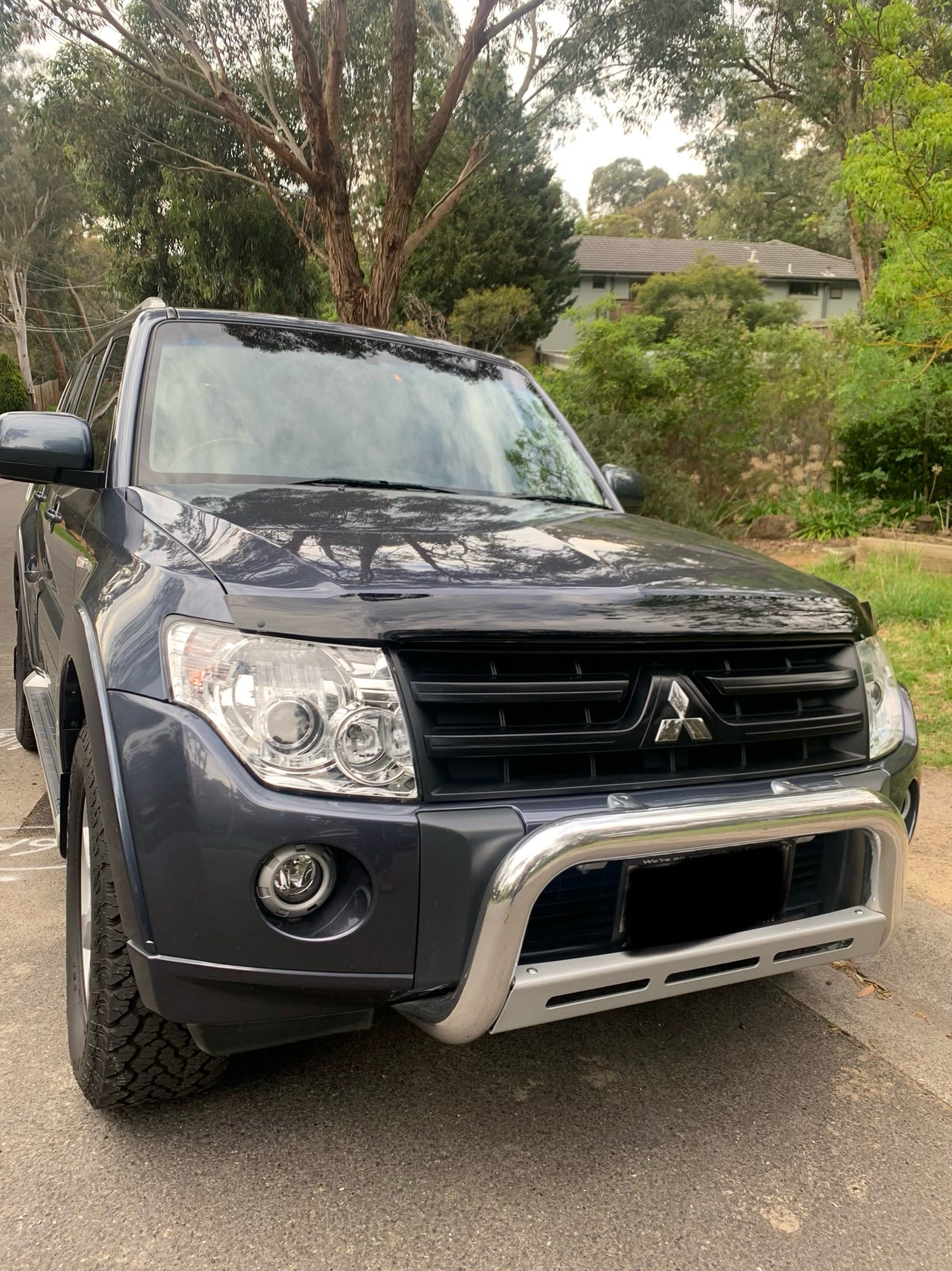 TRADIESCHOICE Tinted Black Bonnet Protector Guard for Mitsubishi Pajero NS NX 2007-2020 | Style and Protection